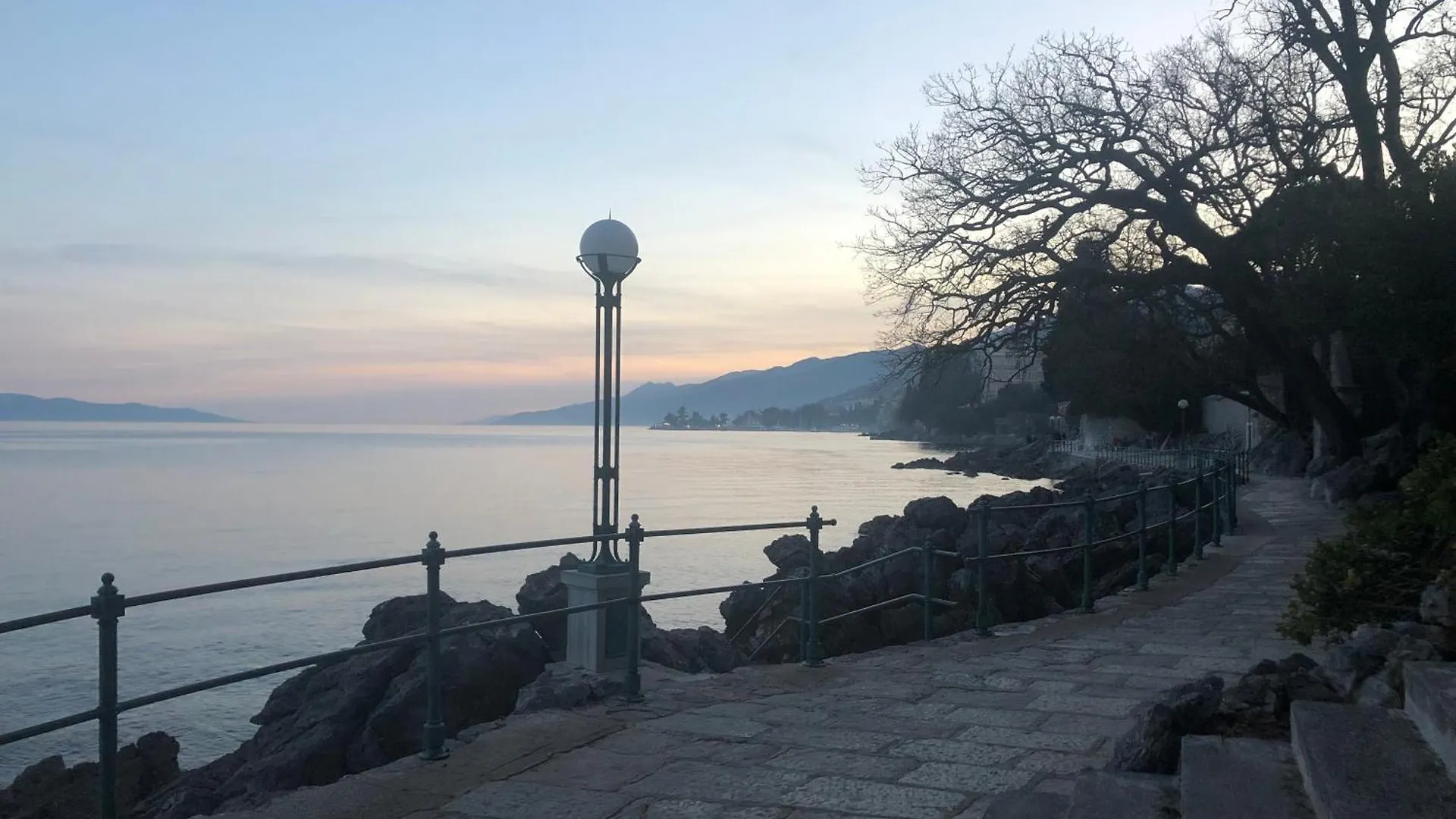 Lejlighed Artspace Location-Opatija-3 Bedroom House With Rooftop Garden By Beach